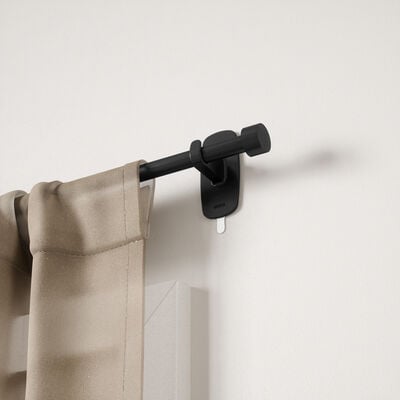 Umbra Adhera Cappa säädettävä verhotanko 41–71 cm matta musta